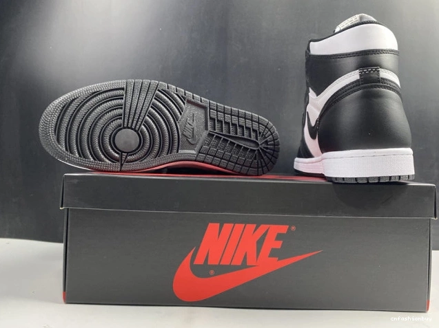 White Retro (2014) Black Air Jordan 1 555088-010 0729
